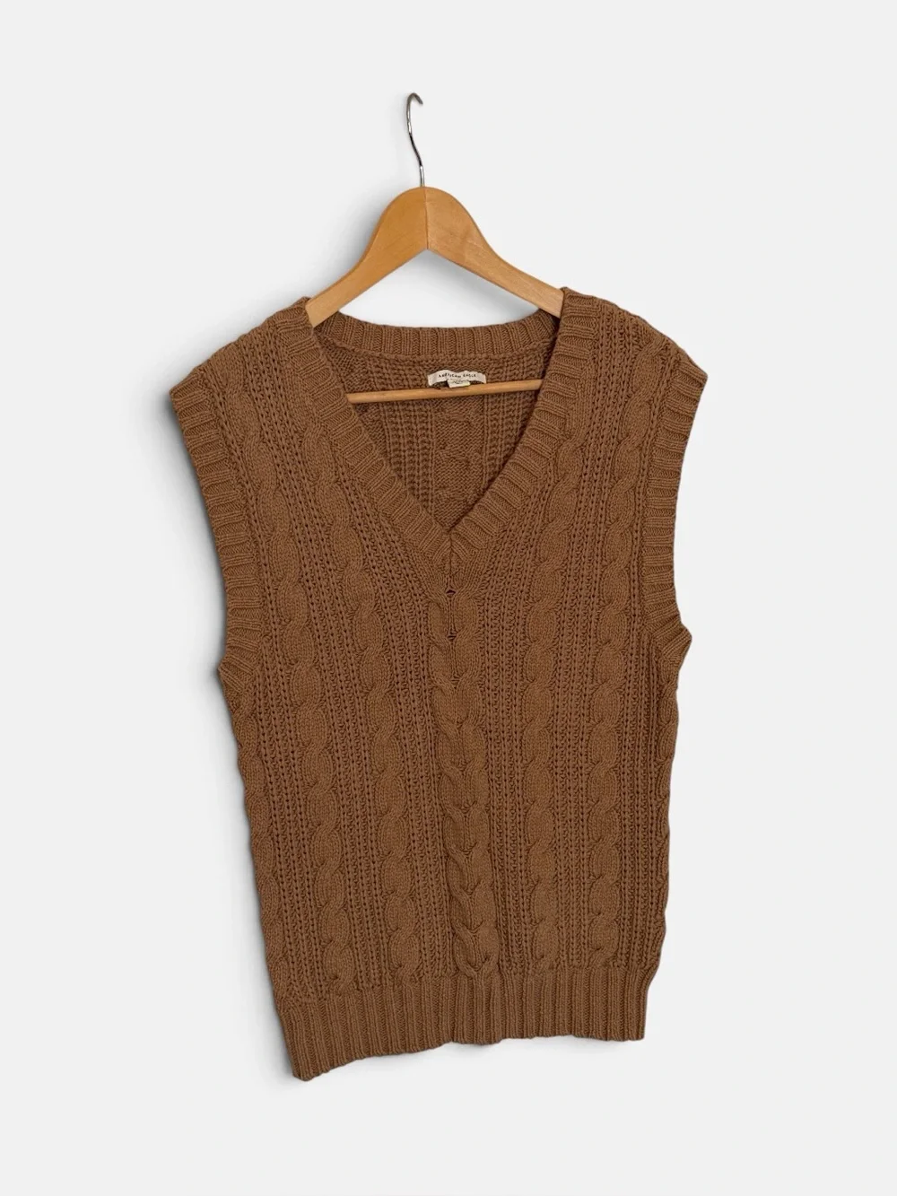 American Eagle Cable Knit V-Neck Sweater Vest - women’s Small